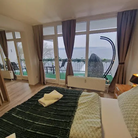 Mit Meerblick In *