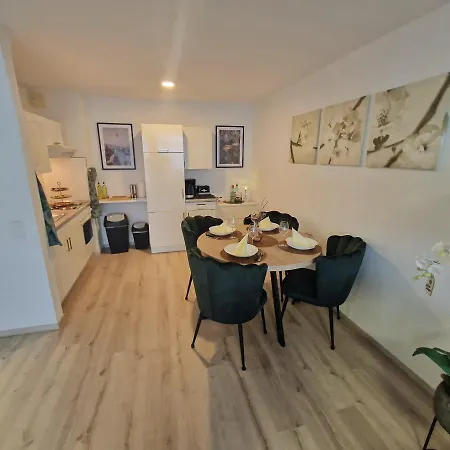 Apartment Mit Meerblick In